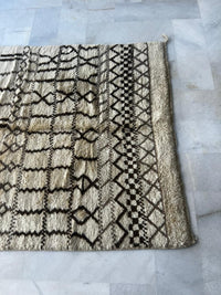 Handknotted Wool Beni Ourain Rug — Ivory Field with Architectural Tribal Lattice
